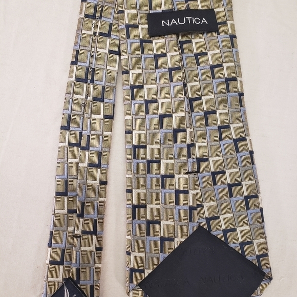 Nautica Gold and Blue Tie 100% Silk - Picture 3 of 4